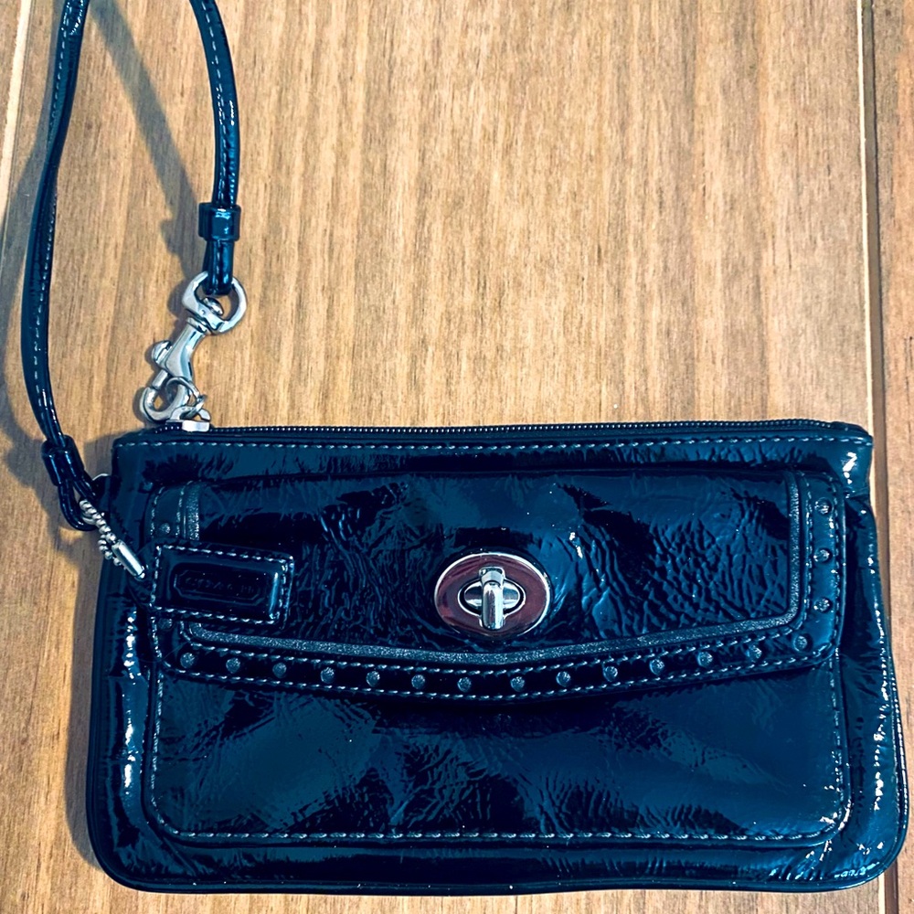 Coach wristlet wallet